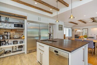 91 Pantigo Rd in East Hampton, NY - Building Photo - Building Photo