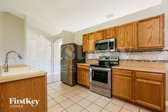 320 Lancelot Ave in Lehigh Acres, FL - Building Photo - Building Photo