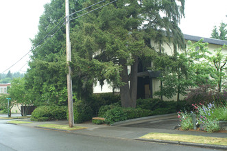 10200 NE 186th St in Bothell, WA - Building Photo - Building Photo