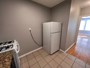 3725 W Grand Ave-Unit -2N in Chicago, IL - Building Photo - Building Photo