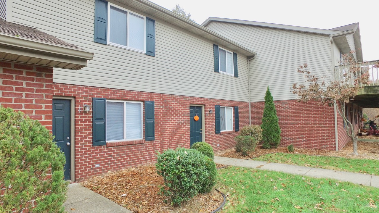 Mill Creek Apartments in Jasper, IN - Building Photo