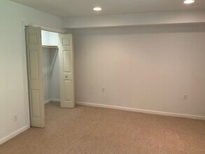 1437 Glenside Grn in Charlottesville, VA - Foto de edificio - Building Photo