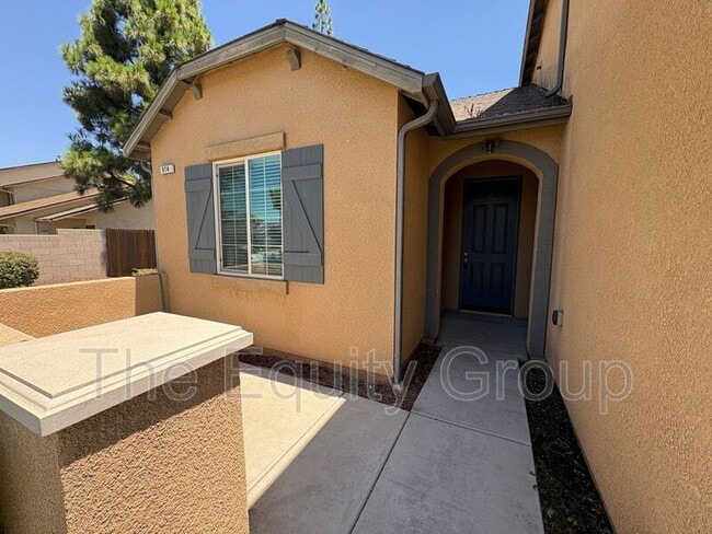 914 Legend Dr in Lemoore, CA - Building Photo - Building Photo