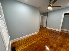 3 Mossland St, Unit 1 in Somerville, MA - Foto de edificio - Building Photo