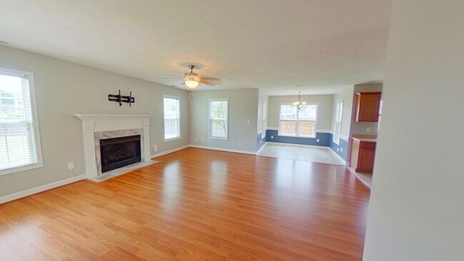 622 Thorncliff Dr in Raeford, NC - Building Photo - Building Photo