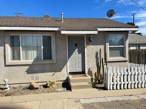 405 W Cook St, Unit a in Santa Maria, CA - Building Photo - Building Photo