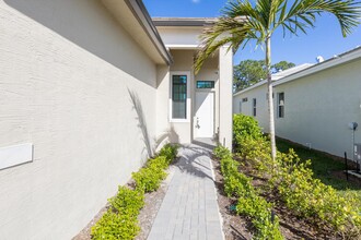 192 SE Via Sangro in Port St. Lucie, FL - Building Photo - Building Photo