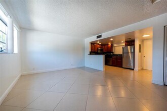 3150 NW 88th Ave in Sunrise, FL - Building Photo - Building Photo