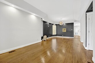 1625 W Hollywood Ave in Chicago, IL - Foto de edificio - Building Photo