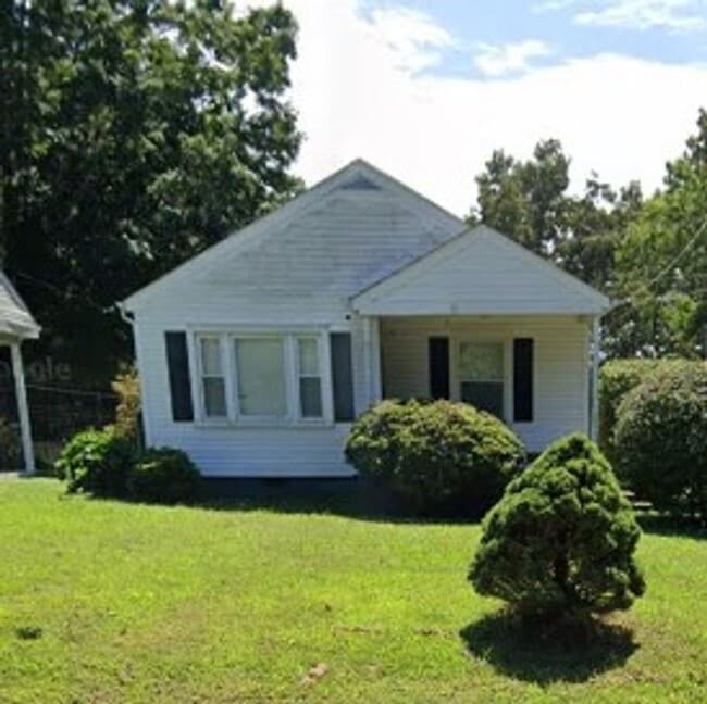 property at 1646 Vista Ln