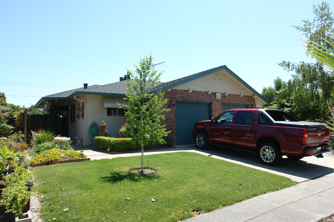 482-484 Northlake Dr in San Jose, CA - Building Photo