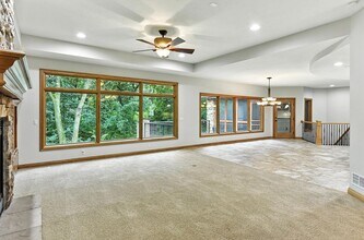 5016 S 237th Cir in Elkhorn, NE - Building Photo - Building Photo