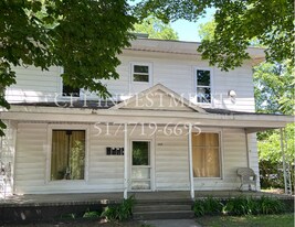319 N Cochran Ave, Unit 3 in Charlotte, MI - Building Photo