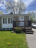 89 Hurley Rd in Ajax, ON - Building Photo