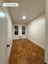 90 E 43rd St in Brooklyn, NY - Building Photo - Building Photo