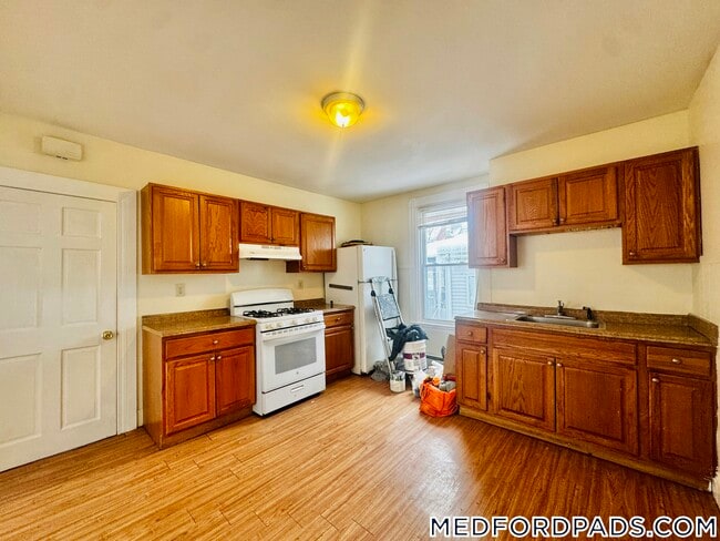 569 Main St in Medford, MA - Building Photo - Building Photo