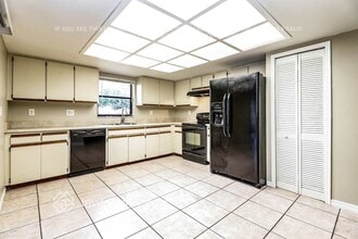 13003 Madison Ave in Largo, FL - Foto de edificio - Building Photo