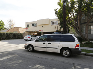 614 W Dryden in Glendale, CA - Foto de edificio - Building Photo