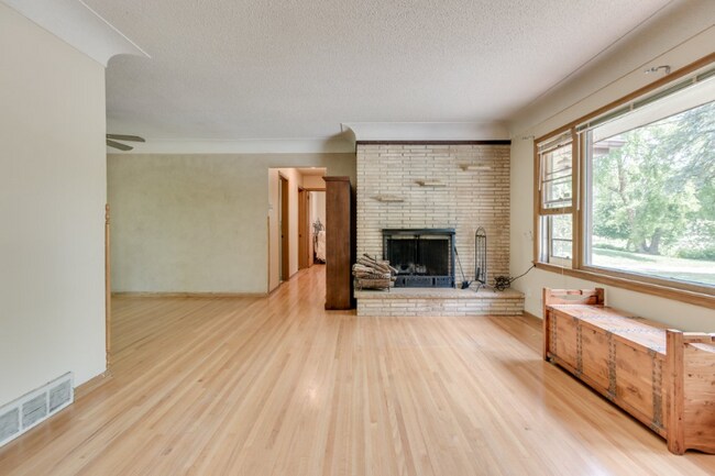 4318 Benjamin St NE in Minneapolis, MN - Building Photo - Building Photo
