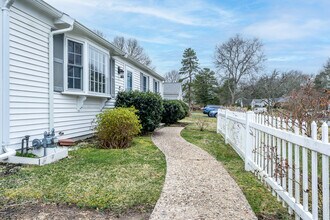 34 Elijah Childs Ln in Centerville, MA - Building Photo - Building Photo