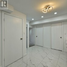 92 Clarence St in Vaughan, ON - Building Photo - Building Photo