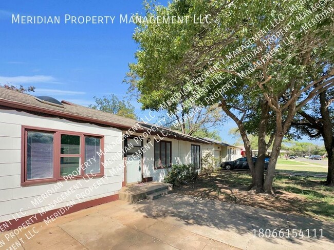 2716 37th St in Lubbock, TX - Building Photo - Building Photo