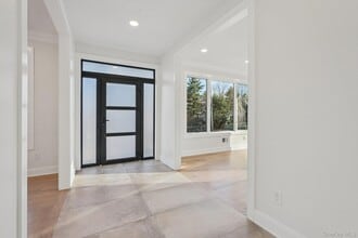 400 Phillips Hill Rd in New City, NY - Building Photo - Building Photo