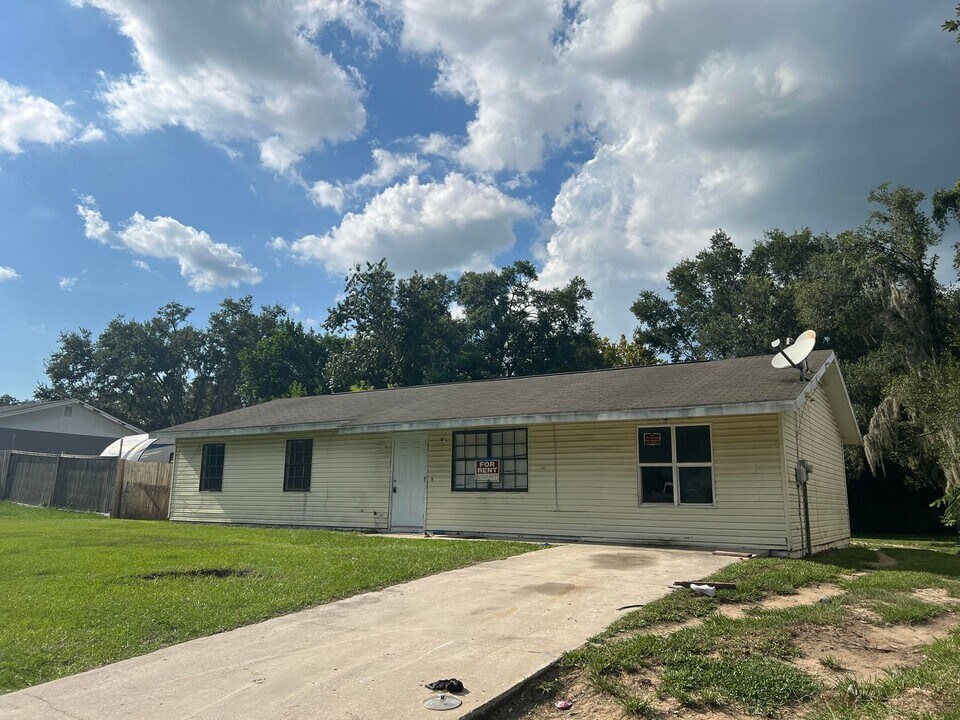 37115 Goldenrod Ct in Dade City, FL - Building Photo