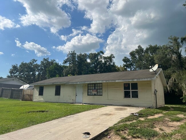 property at 37115 Goldenrod Ct