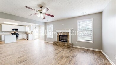 95 Sammy Ct in Covington, GA - Foto de edificio - Building Photo