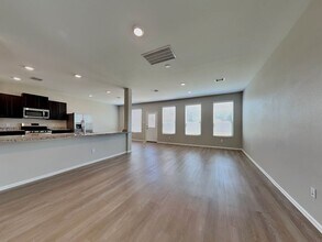 18718 Charter Elm Dr in Hockley, TX - Foto de edificio - Building Photo