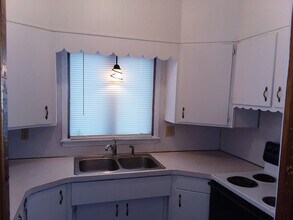 111 7th St NE in Independence, IA - Building Photo - Building Photo