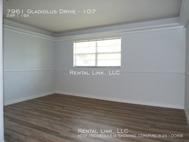 7961 Gladiolus Dr-Unit -107 in Ft. Myers, FL - Building Photo - Building Photo