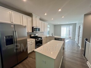 523 Old Mill Rd in Charlotte, NC - Building Photo - Building Photo