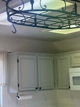 12067 GoldOak Ct in Victorville, CA - Building Photo - Building Photo