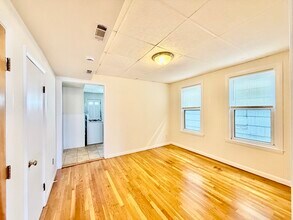 724 Cambridge St in Cambridge, MA - Building Photo - Building Photo