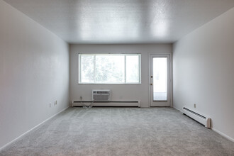 One Park View in Littleton, CO - Building Photo - Interior Photo