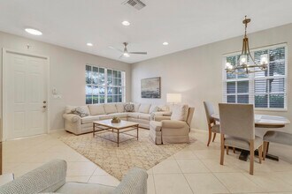 231 Evergrene Pkwy in Palm Beach Gardens, FL - Building Photo - Building Photo
