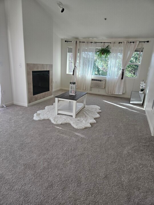 730 NW 185th Ave, Unit 307 in Beaverton, OR - Building Photo