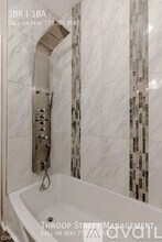 6032 S St Lawrence Ave in Chicago, IL - Building Photo - Building Photo