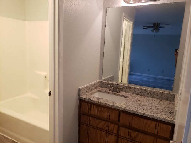 420 Signal Hill Ct N