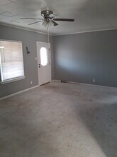 2210 Marshall St in Mcmechen, WV - Foto de edificio - Building Photo