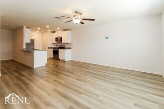 25382 Cypress Bend Dr, Unit 240 in Cleveland, TX - Building Photo - Building Photo