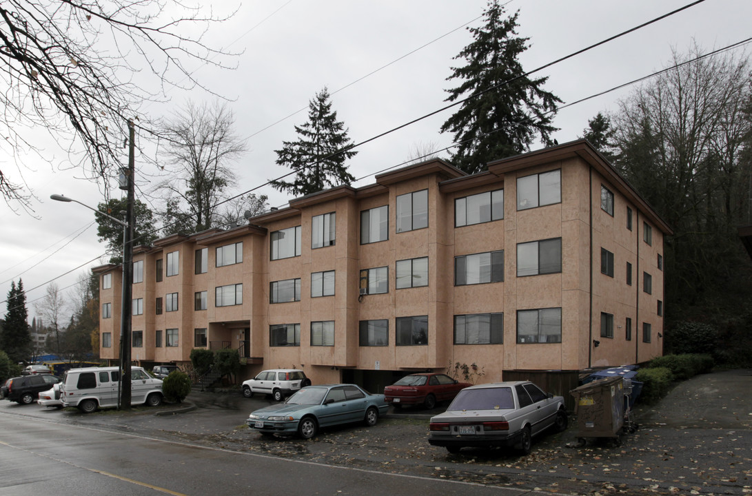 Cascade View Apartments in Seattle, WA - Building Photo