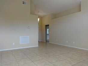 96 Knights Hollow Dr in Apopka, FL - Building Photo - Building Photo