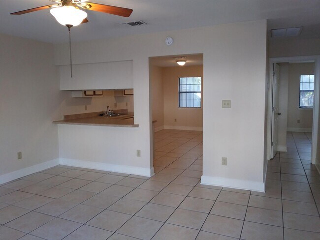 1000 N Duval St in Tallahassee, FL - Building Photo - Building Photo