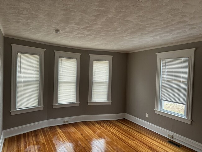 238-240 Oak St in Manchester, CT - Building Photo - Building Photo