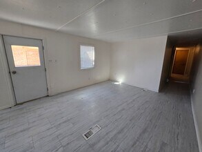 900 Albert Dr in Miles City, MT - Building Photo - Building Photo