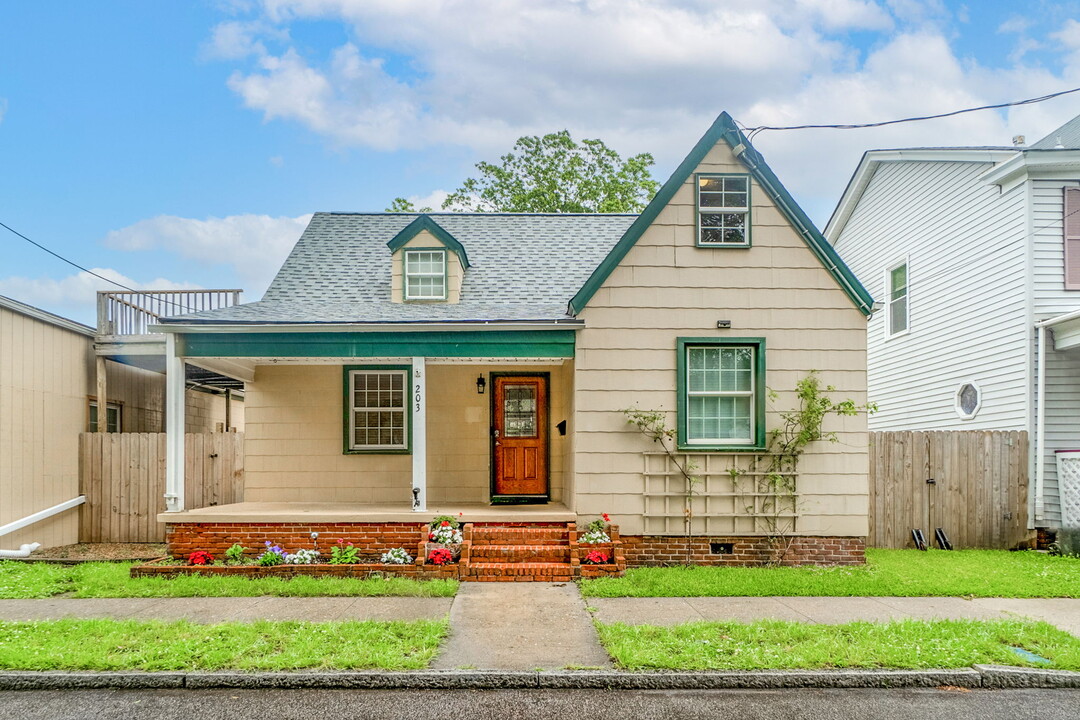 203 Owens St in Portsmouth, VA - Building Photo