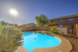 26196 W Burnett Rd in Buckeye, AZ - Building Photo - Building Photo